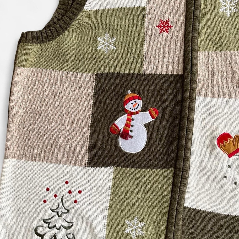CJ Banks Green & Tan Tone Knit Embroidered Christmas Winter Snowman Sweater Vest - Picture 5 of 8